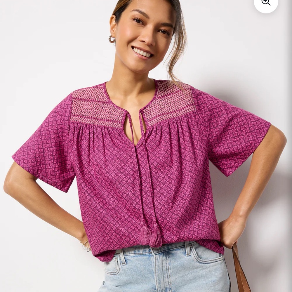 Evereve Women's Maisie Smocked Short‎ Sleeve Tassel Blouse
